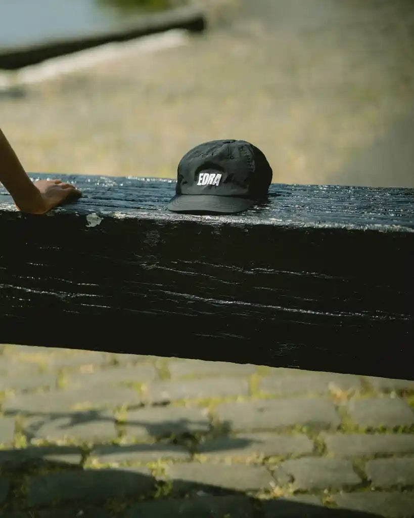 CHANNEL™ Pinch Top Run Cap - Black-3